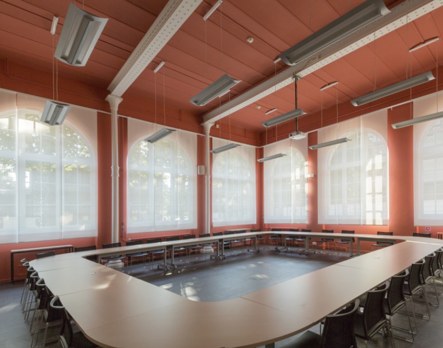 sun-screens-for-a-meeting-room-1