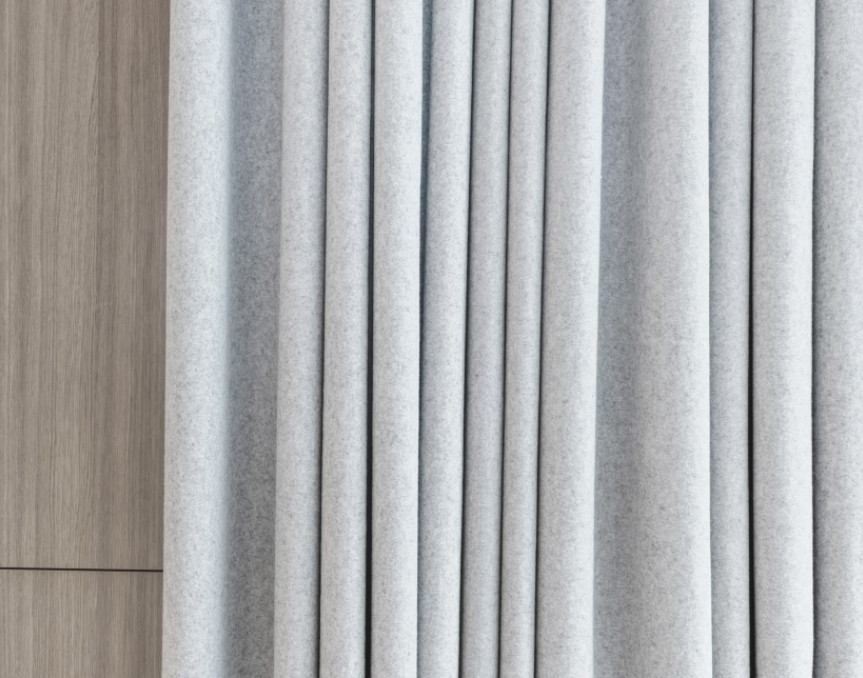 Auditorium-détail-rideau-feutre