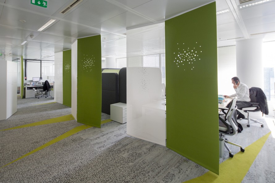 Space dividers in green felt with our « city lights » design & in white sun screen mesh with our « little windows » design