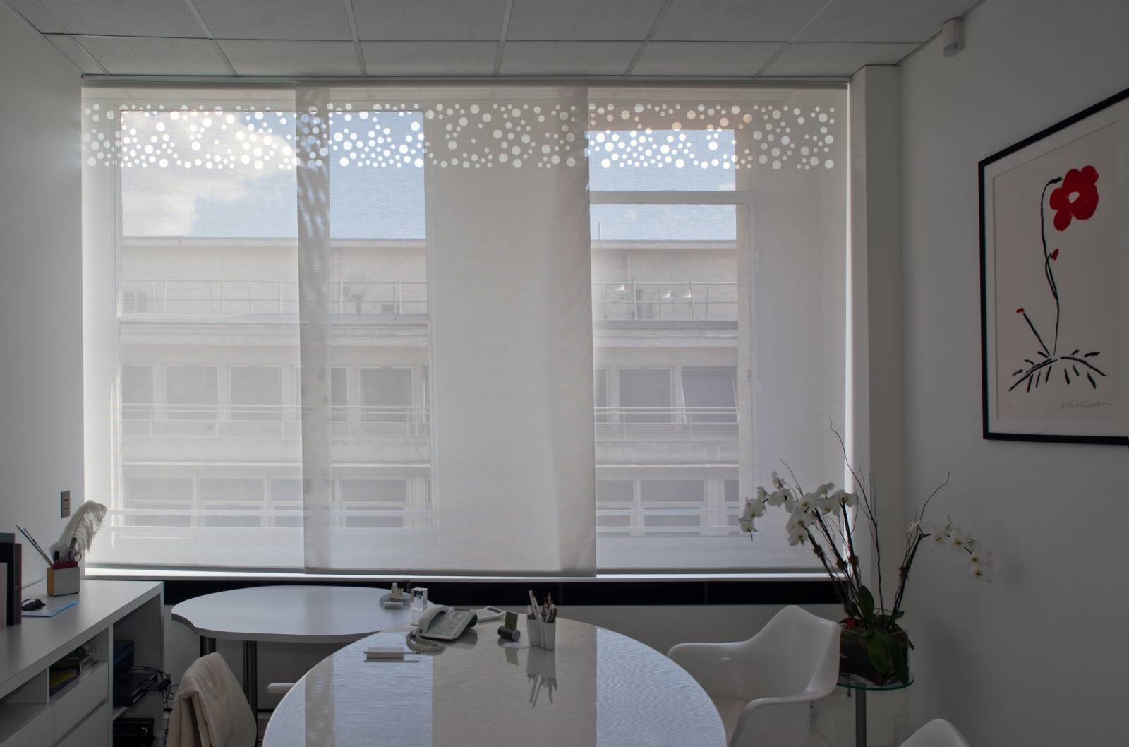 "Bubbles" sun screen sliding panel : executive office - Paris - 2