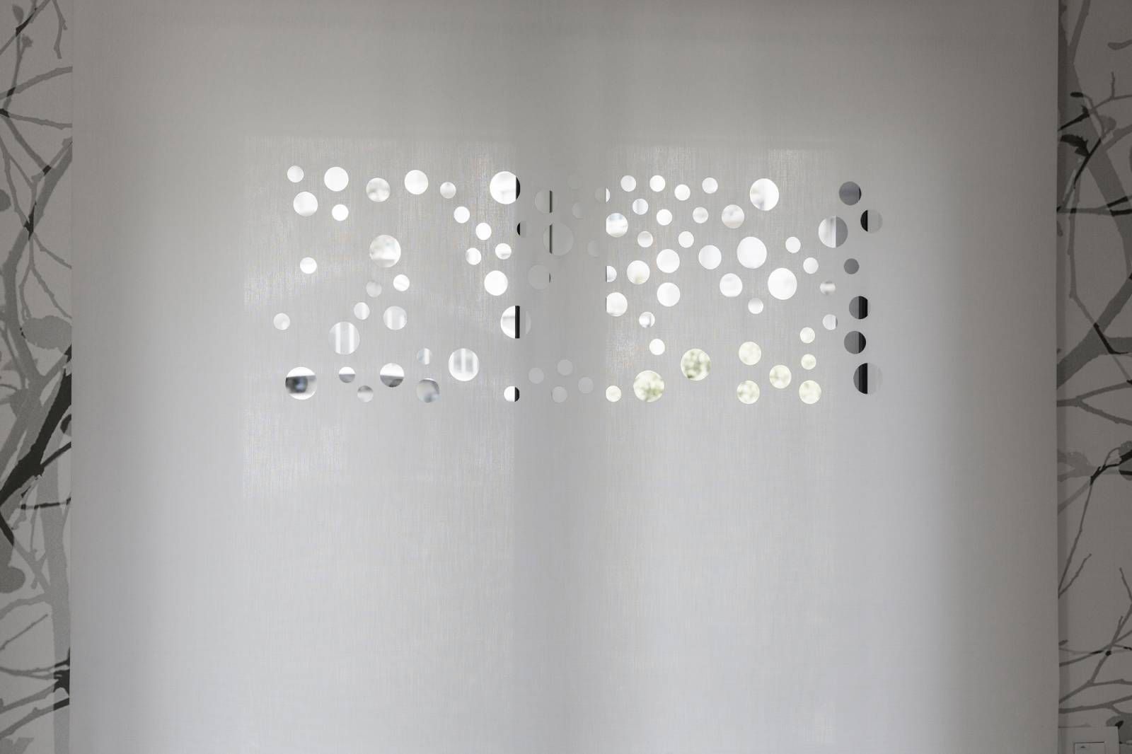 "Bubbles" translucent sliding panel - 8