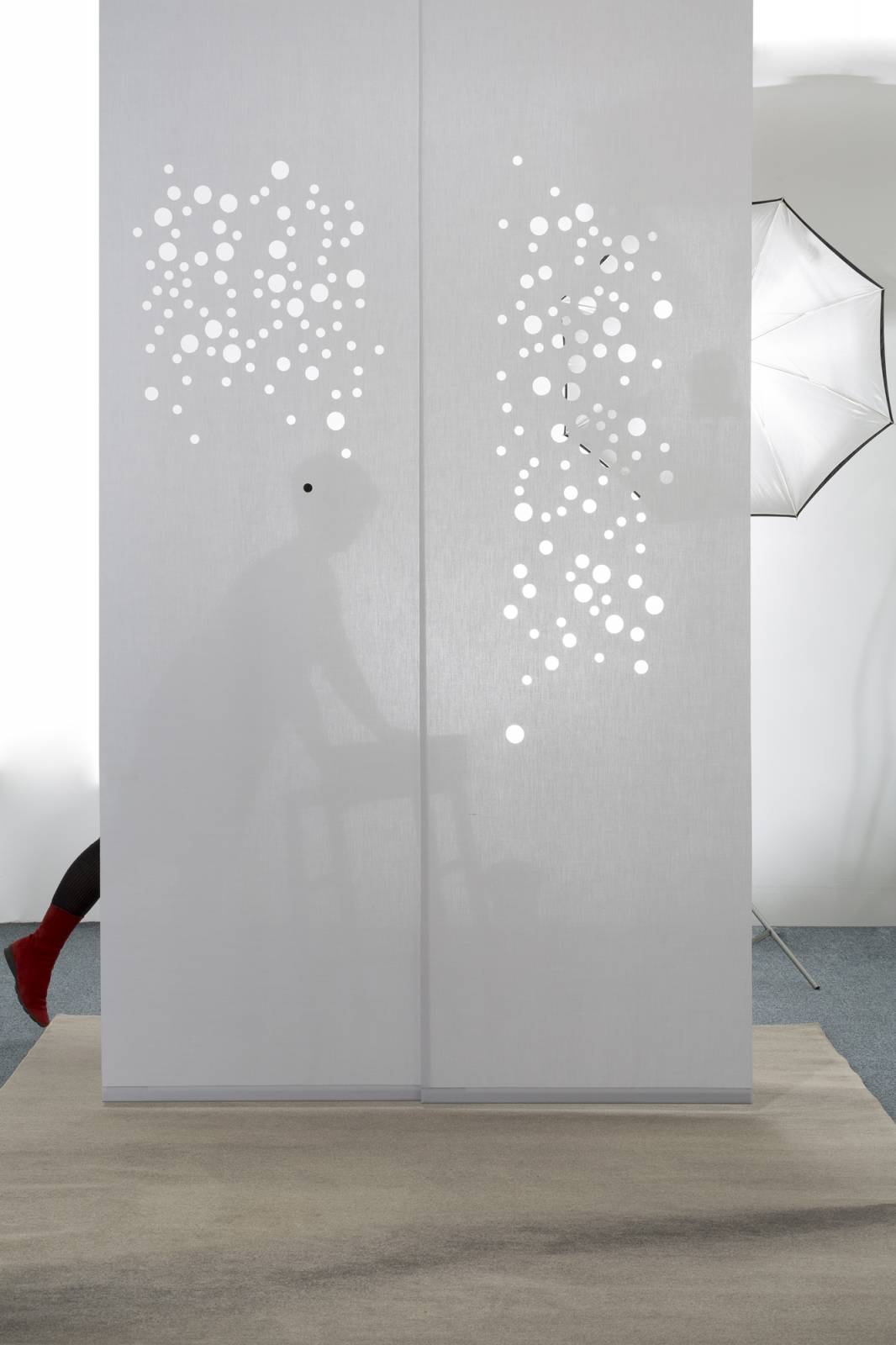 "Bubbles" translucent sliding panels