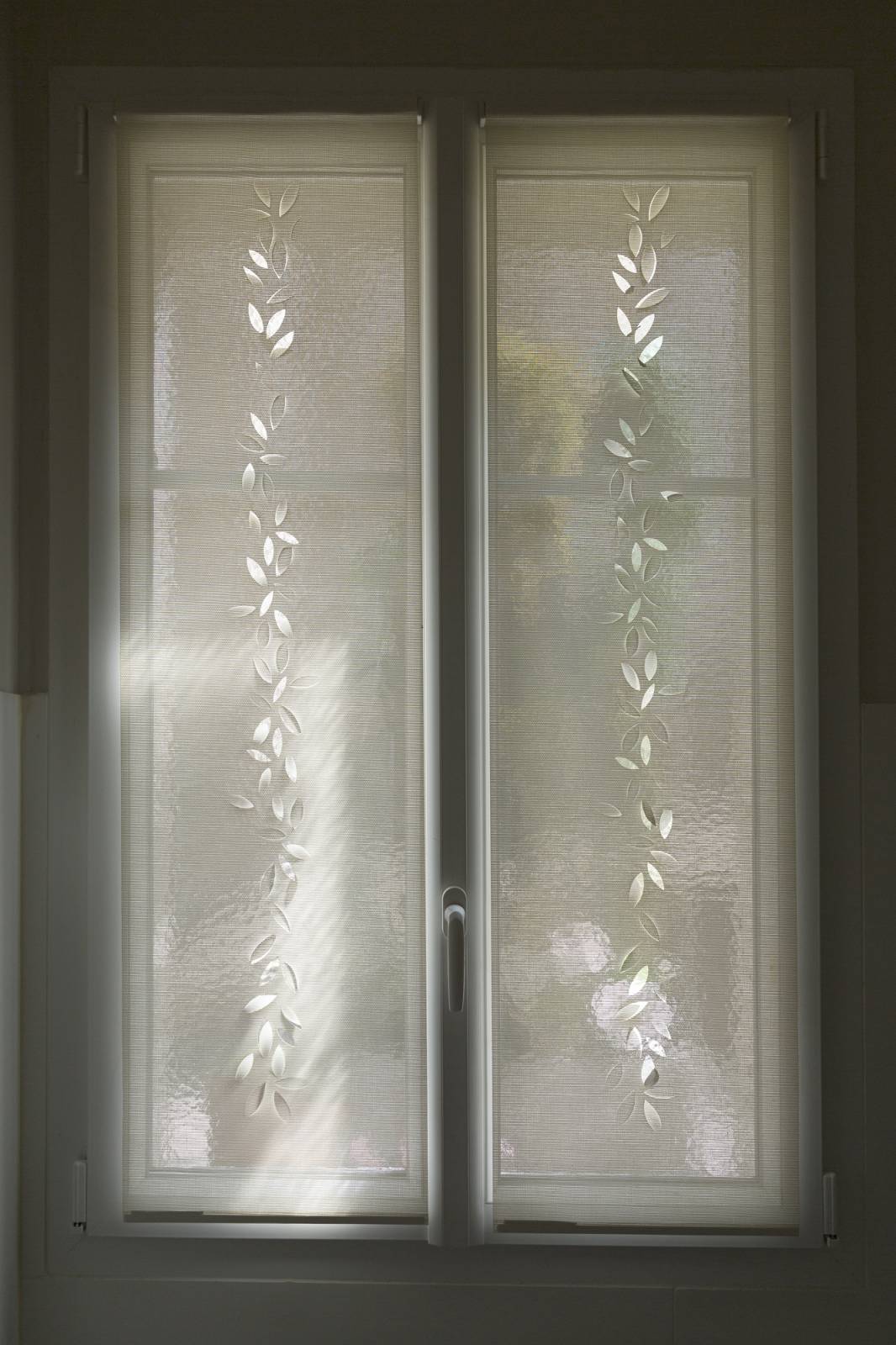 "Falling leaves" sun screen sliding panel - example 10