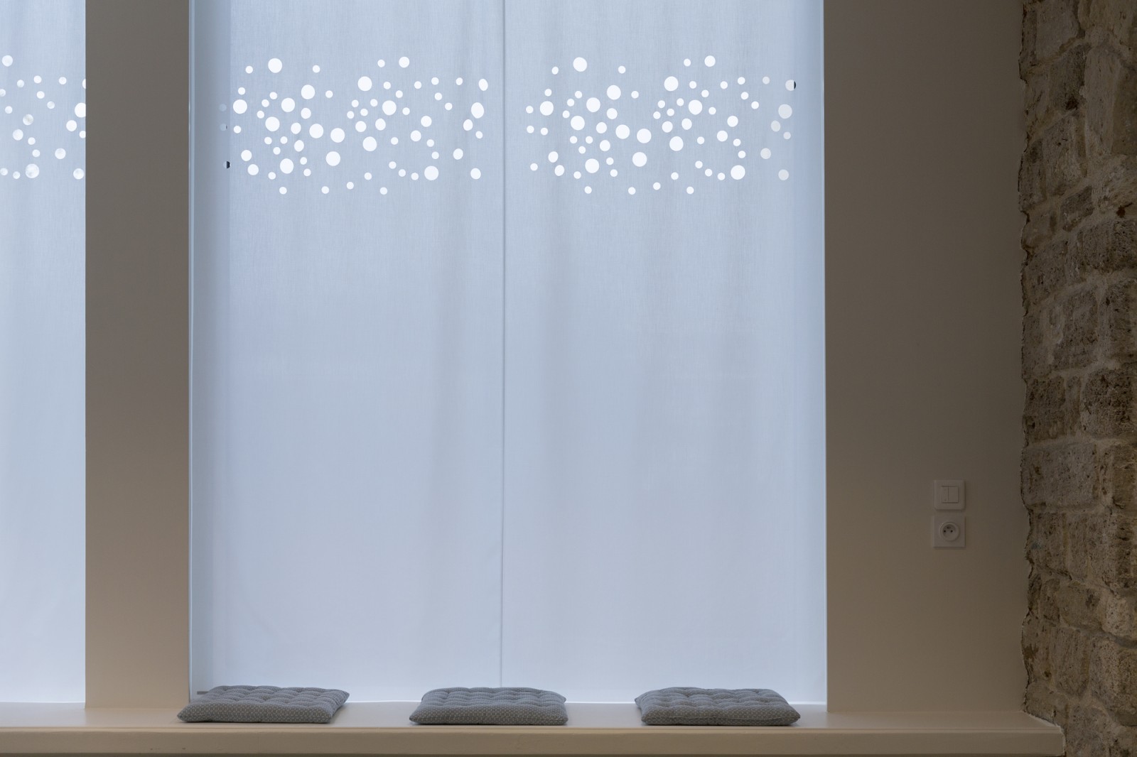 window-treatments-for-a-spa-6