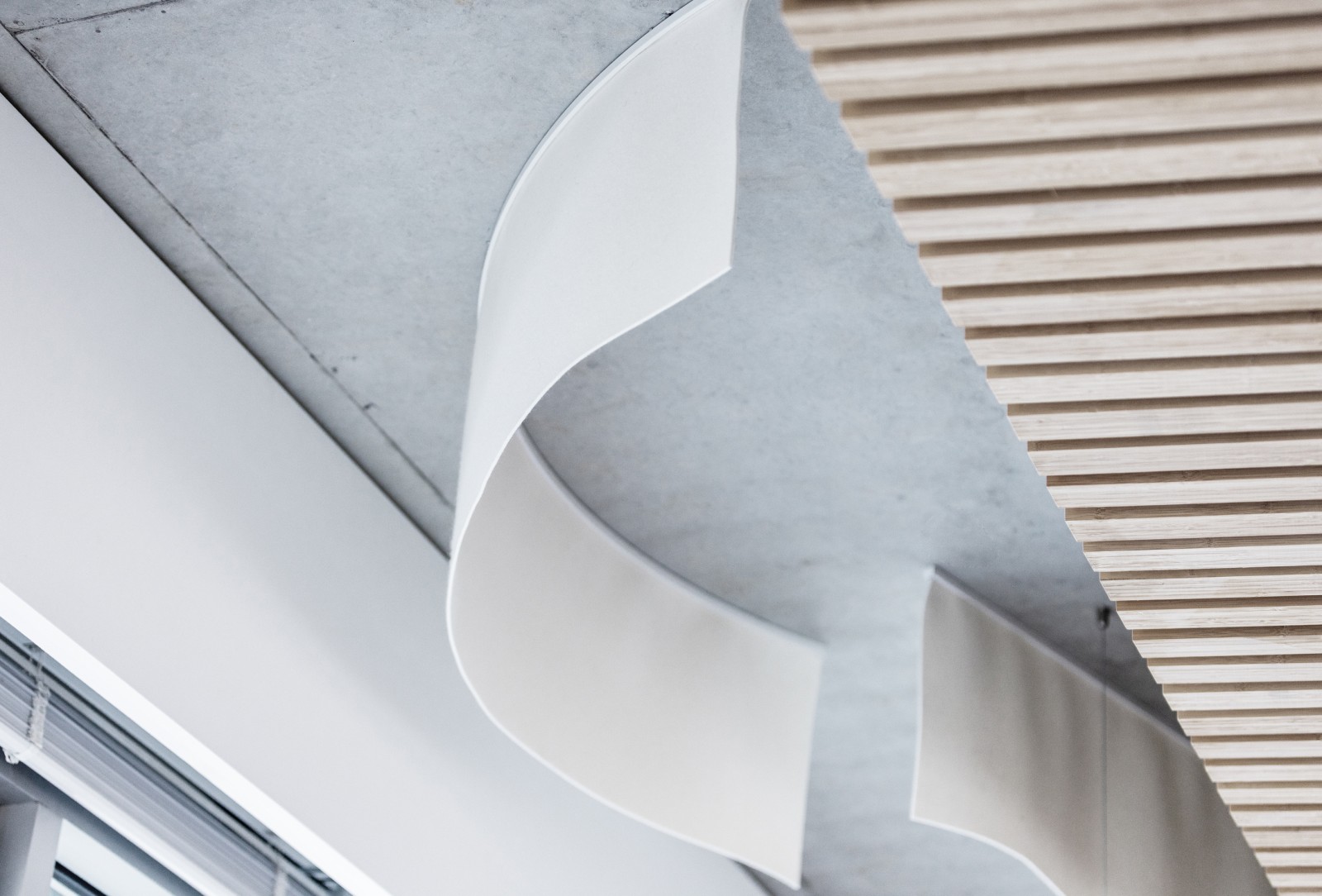 Plafond-acoustique-feutre-écru-10
