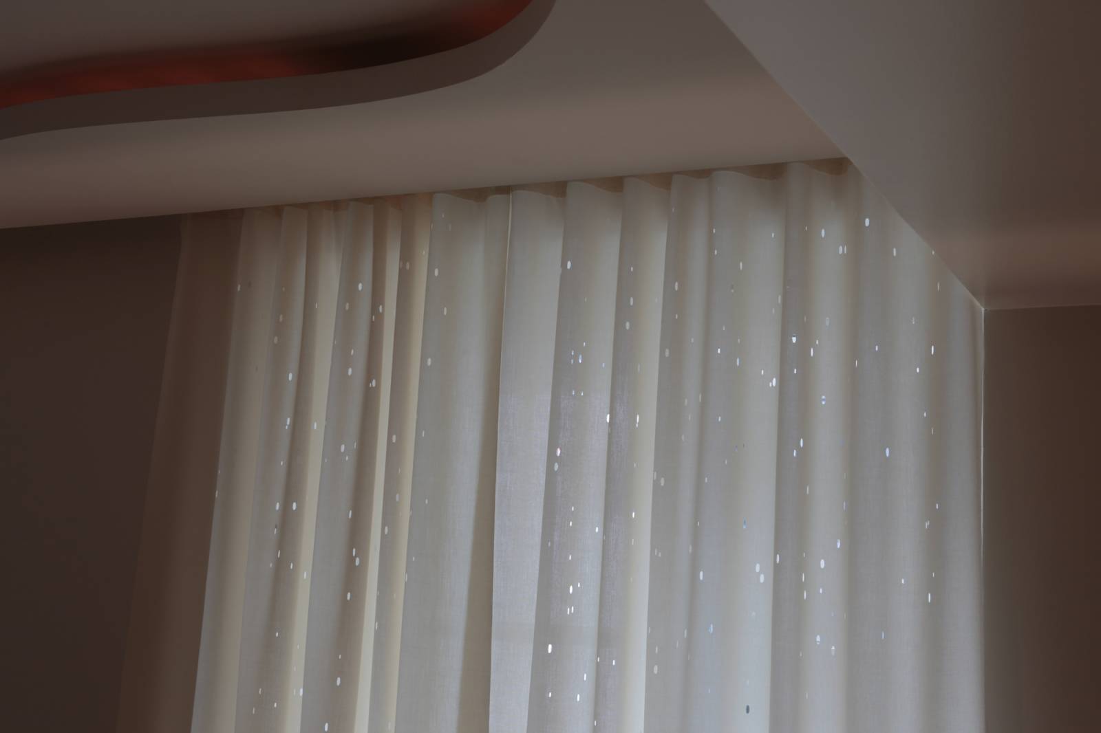 Wave curtains: hot sombat