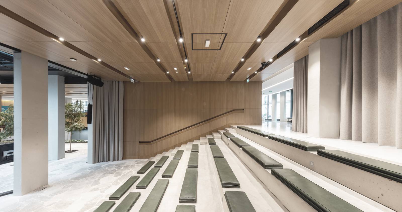 LL-namad-wave-XL-auditorium-2