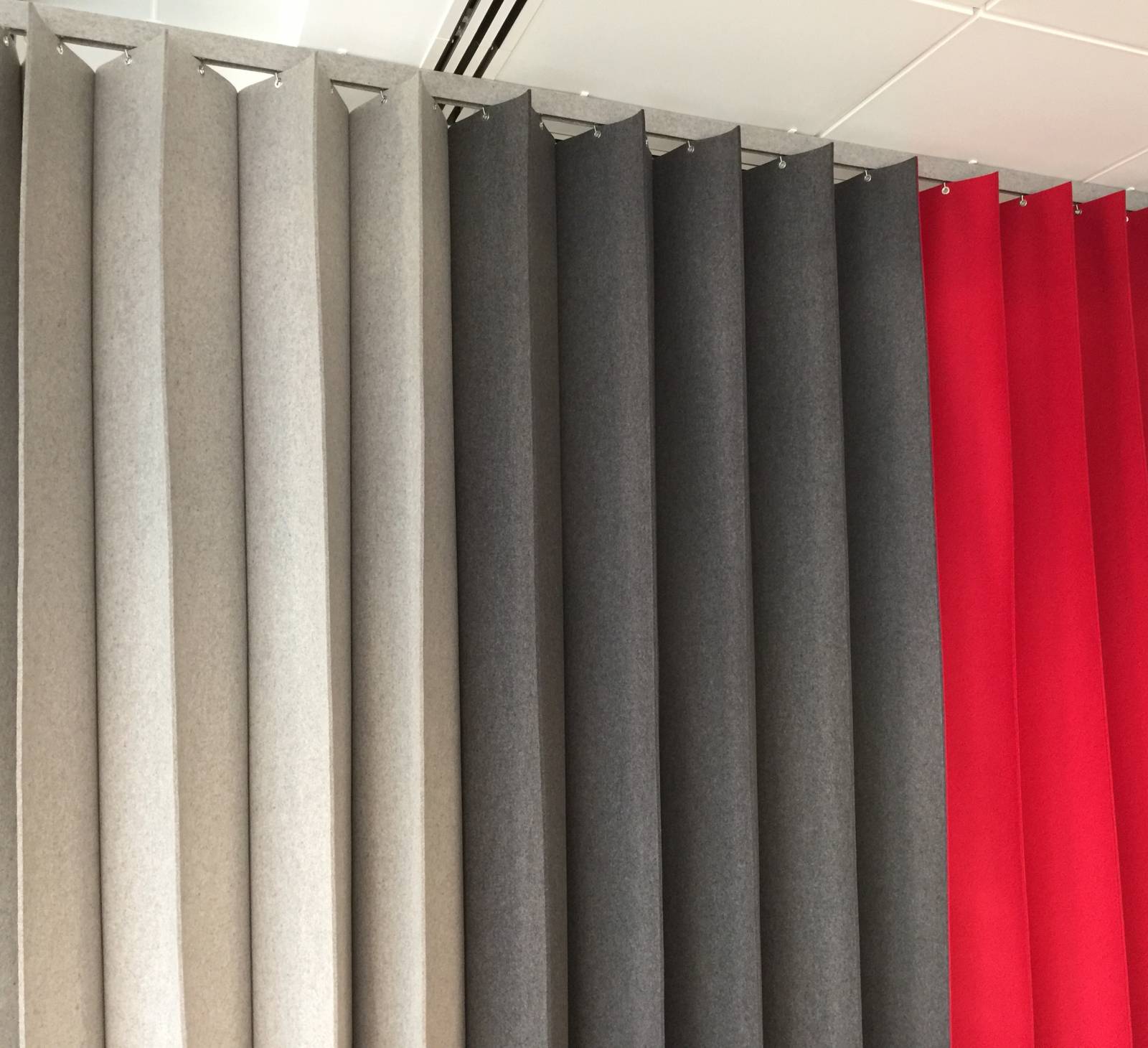 Pleating-panel-in-3-colours-grey-charcoal-red