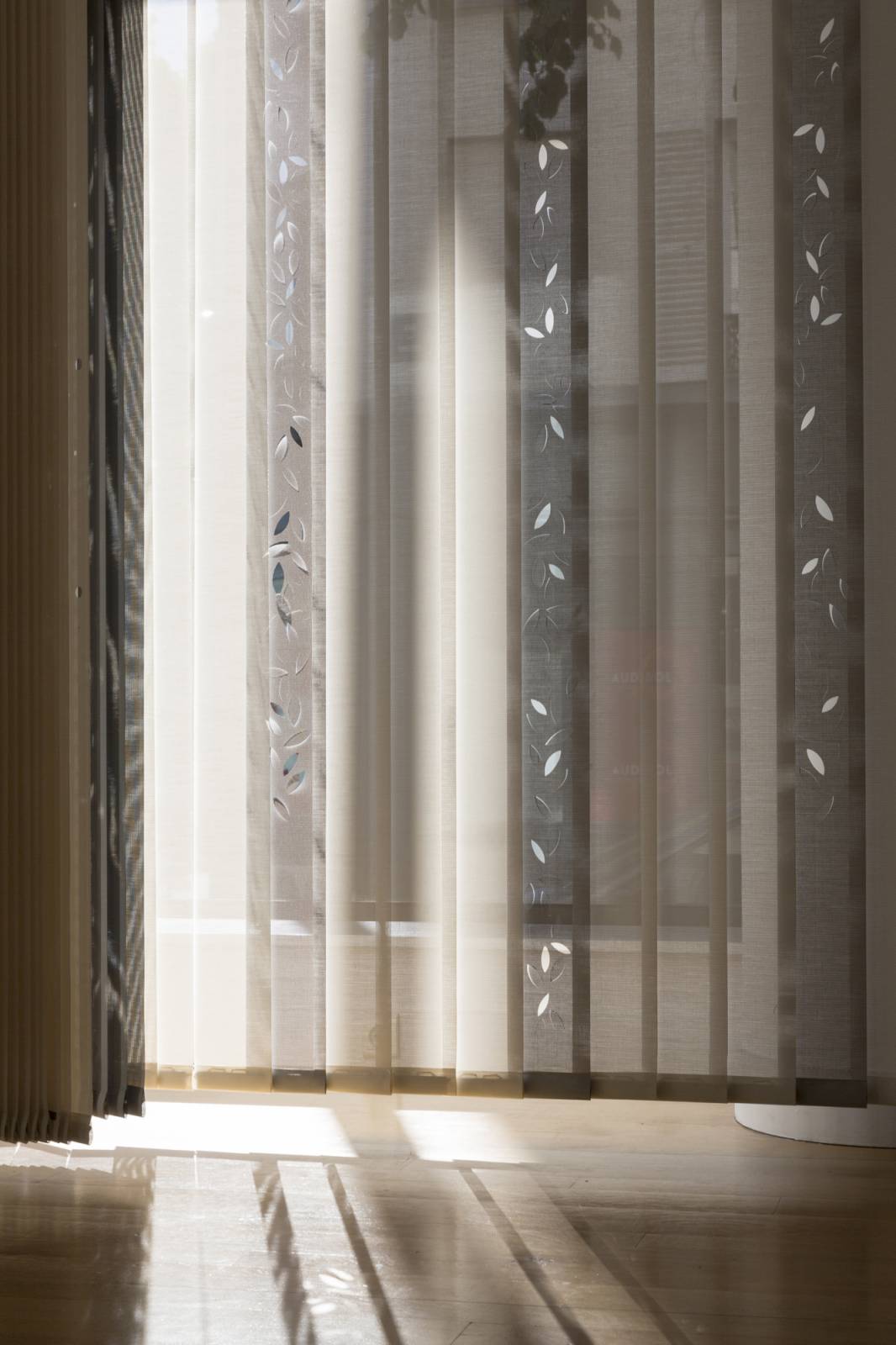 Vertical blinds "Falling leaves"