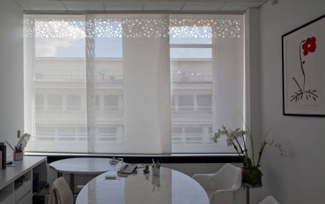 "Bubbles" sun screen sliding panel : executive office - Paris - 2