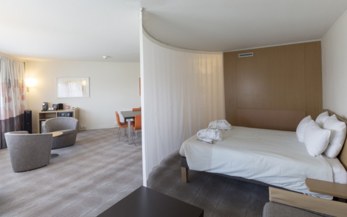 Flat curtains  : Novotel