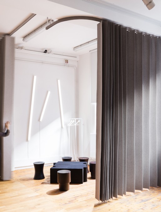 pleating-panel-"namad"-open-position